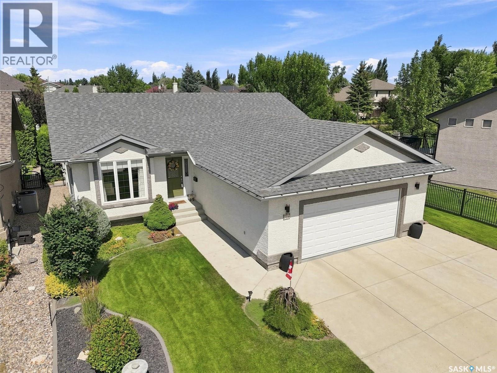 226 BROOKDALE CRESCENT, Saskatoon — photo 2