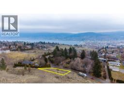 1214 Lambert Drive, Penticton, BC V2A8Y5 Photo 6