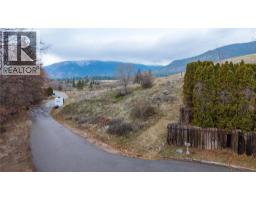 1214 Lambert Drive, Penticton, BC V2A8Y5 Photo 7