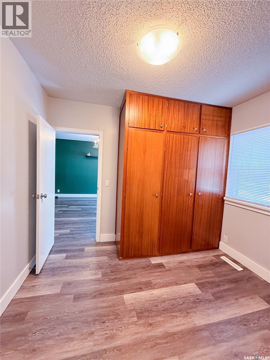 430 3rd STREET E - 19