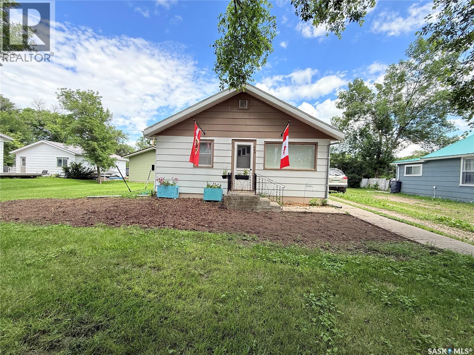 430 3rd STREET E - 1