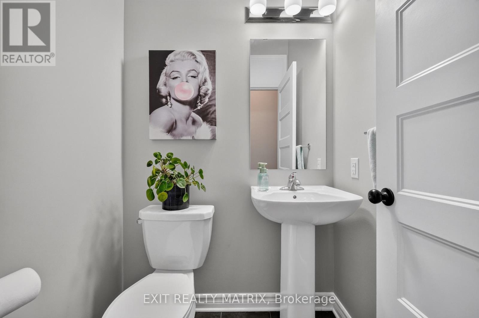 32 DUNCANVILLE STREET - Image 6