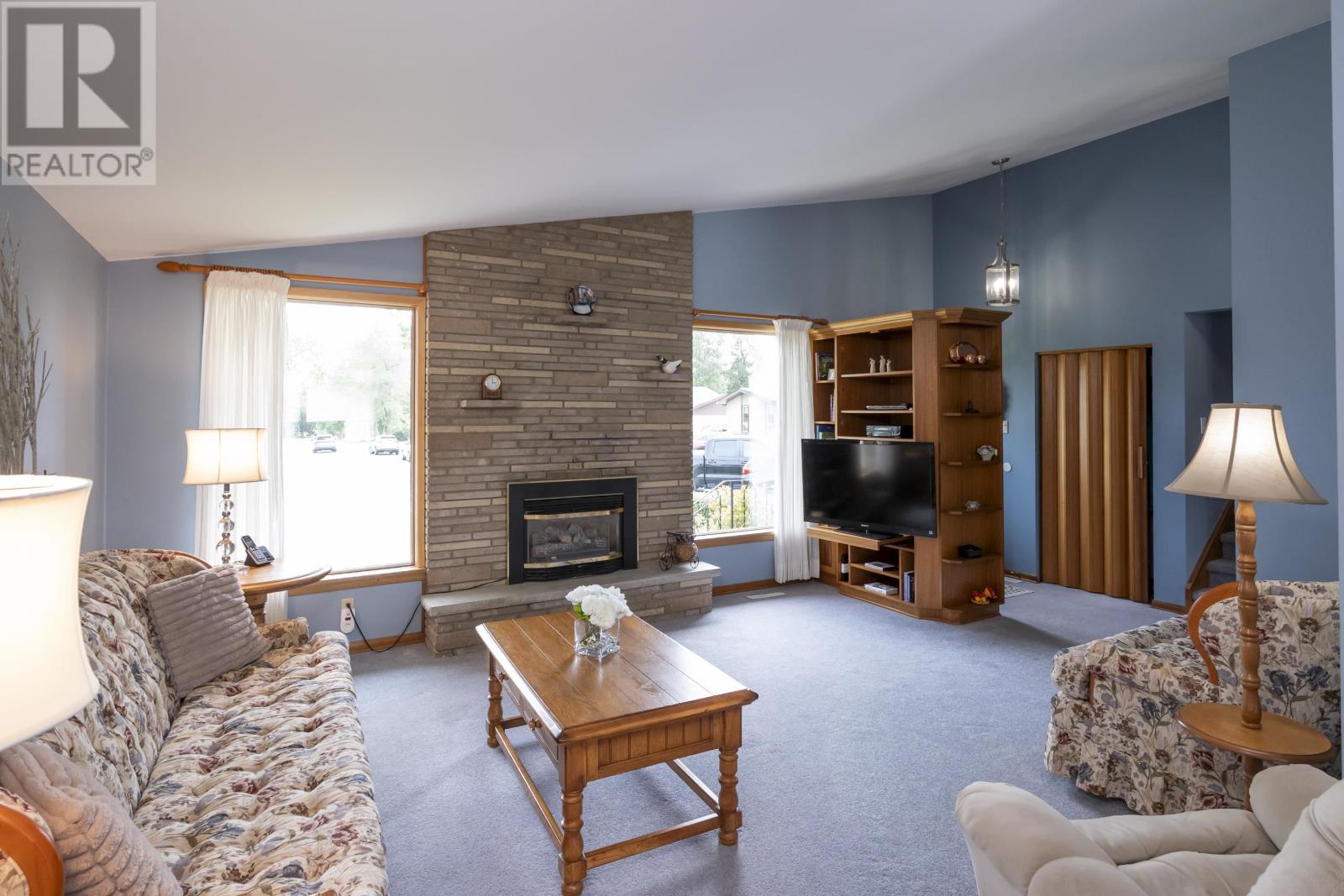 236 Poplar Ave - Image 6