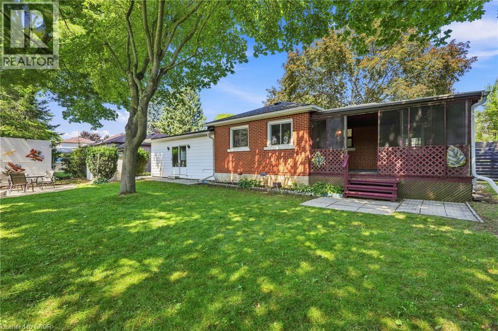 70 FLORESTA Court - 32
