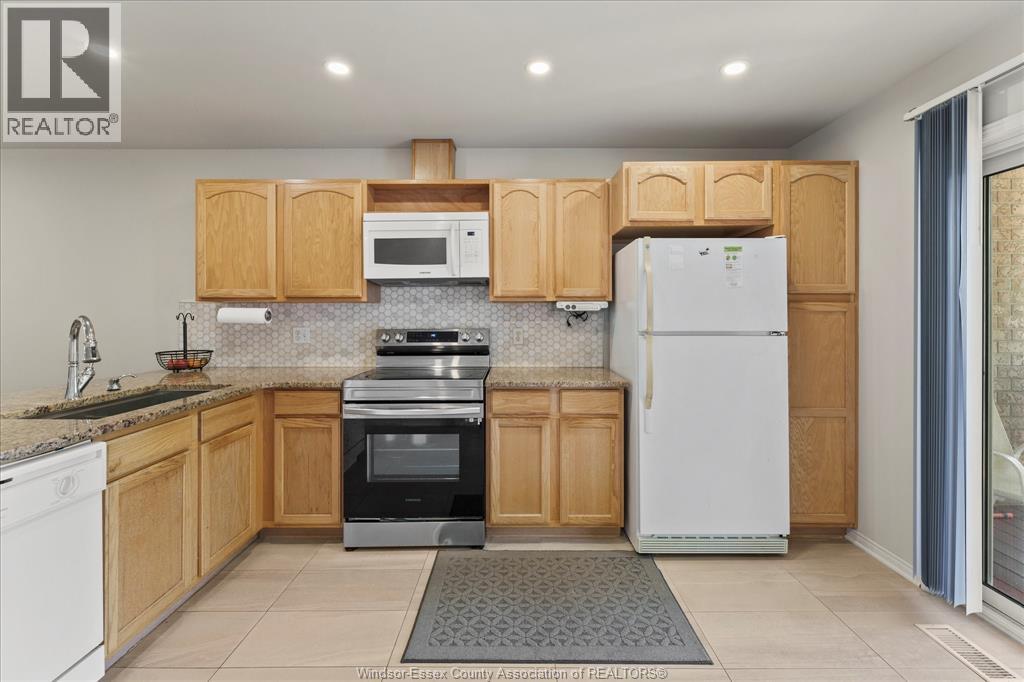 4135 St. Clair - 10