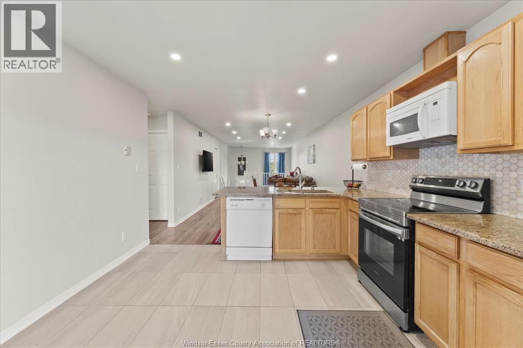 4135 St. Clair - 12