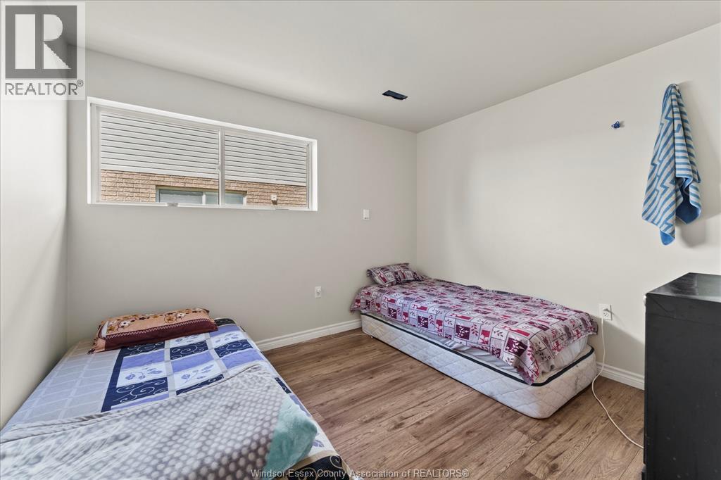 4135 St. Clair - 20