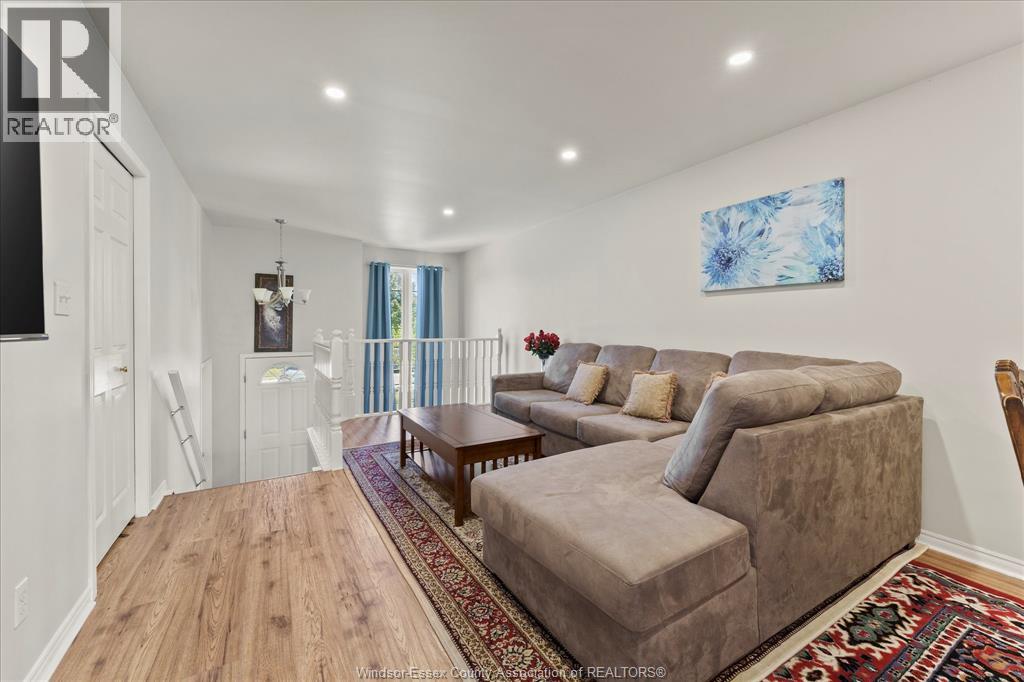 4135 St. Clair, LaSalle — photo 3