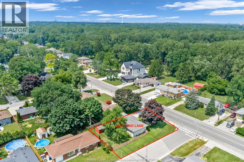 2551 Todd LANE - 3