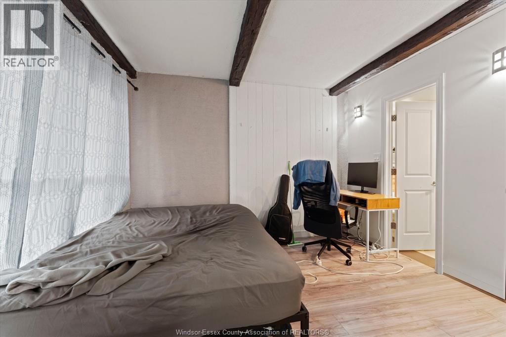 475 MCKAY AVENUE - 12