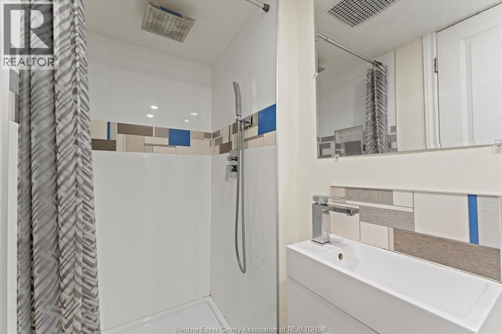 475 MCKAY AVENUE - 15