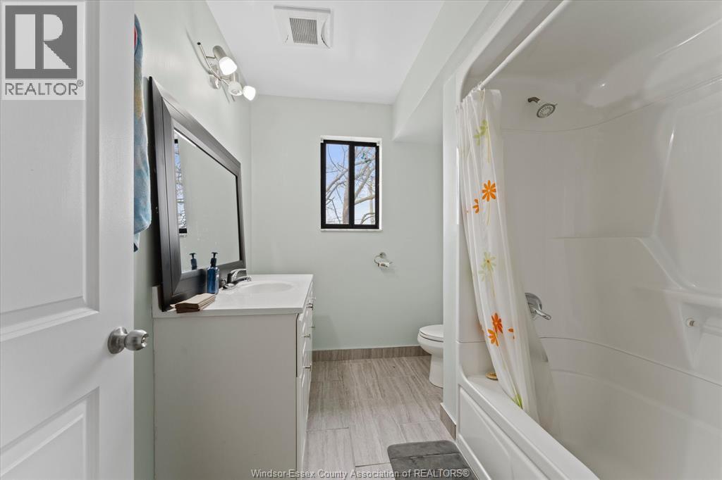 475 MCKAY AVENUE - 20