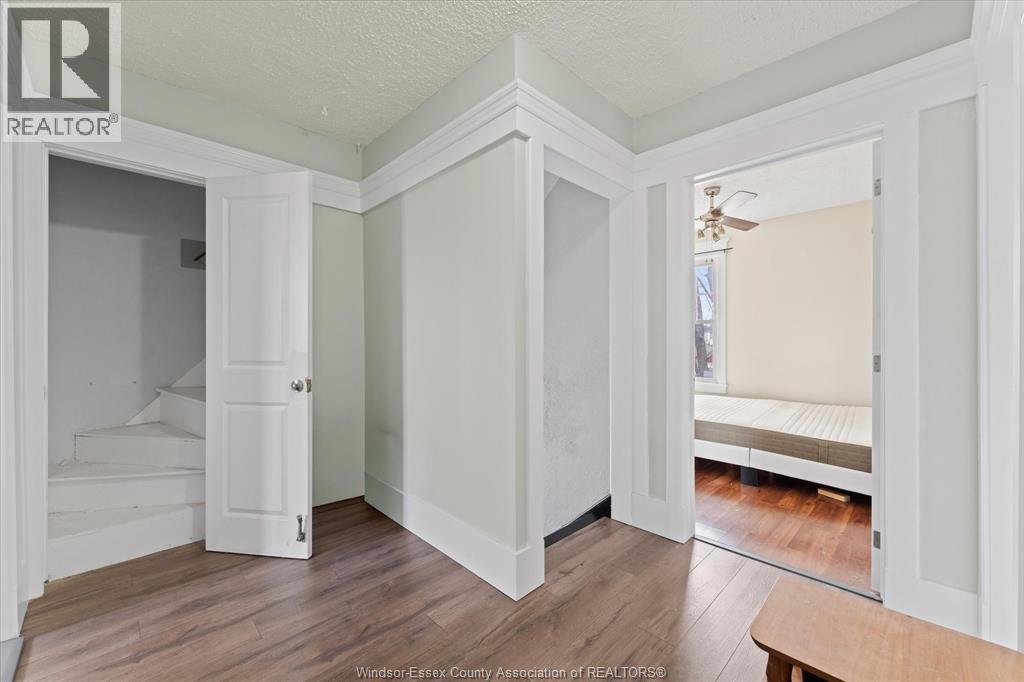 475 MCKAY AVENUE - 22