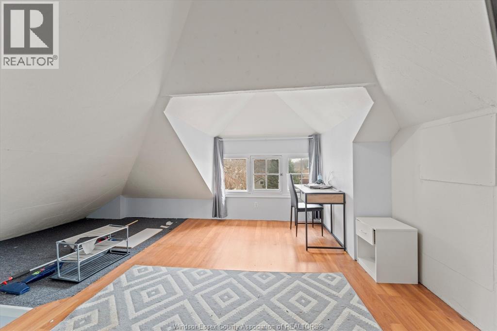 475 MCKAY AVENUE - 23