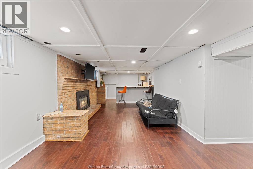 475 MCKAY AVENUE - 26