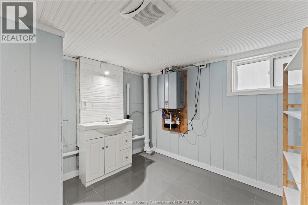 475 MCKAY AVENUE - 29