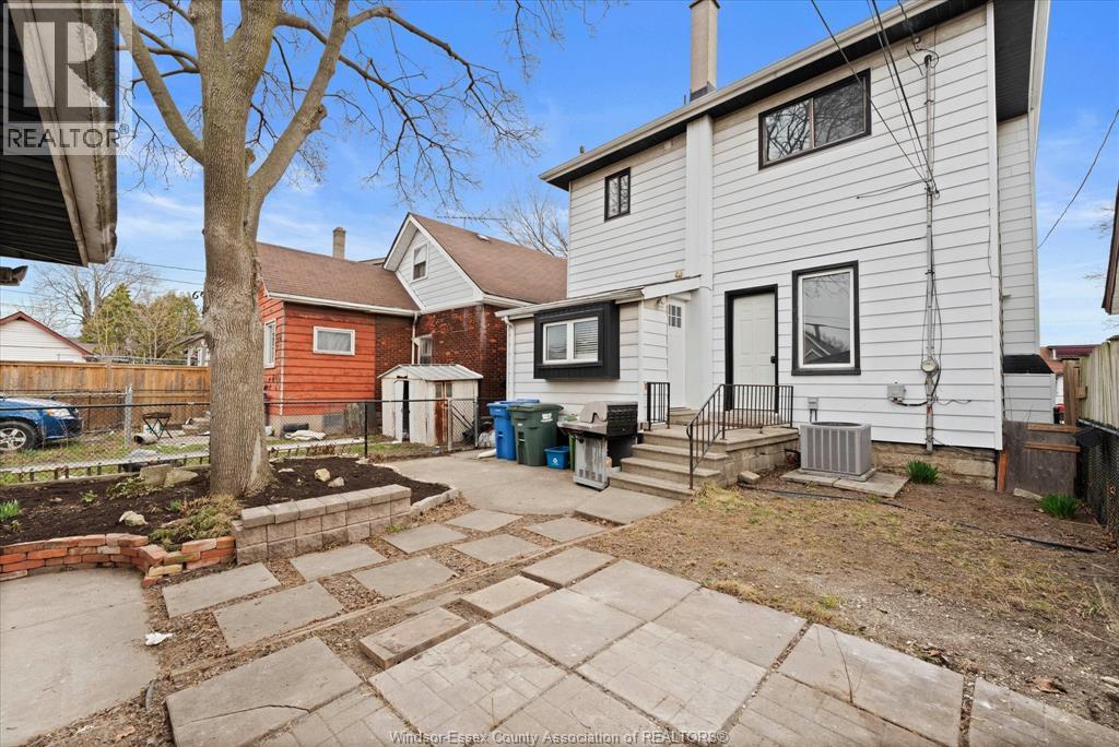 475 MCKAY AVENUE - 33
