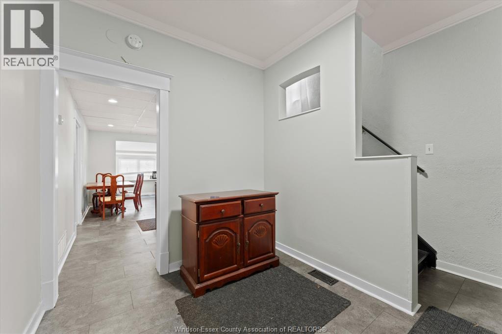 475 MCKAY AVENUE - 5