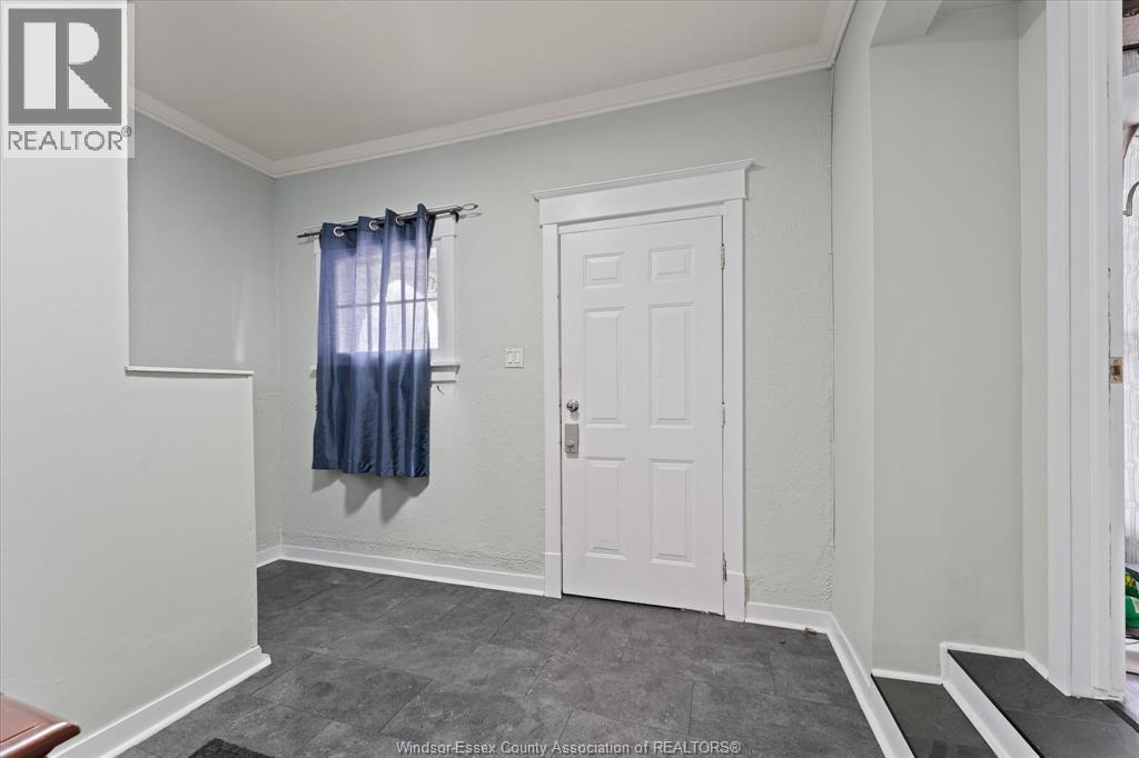 475 MCKAY AVENUE - 6