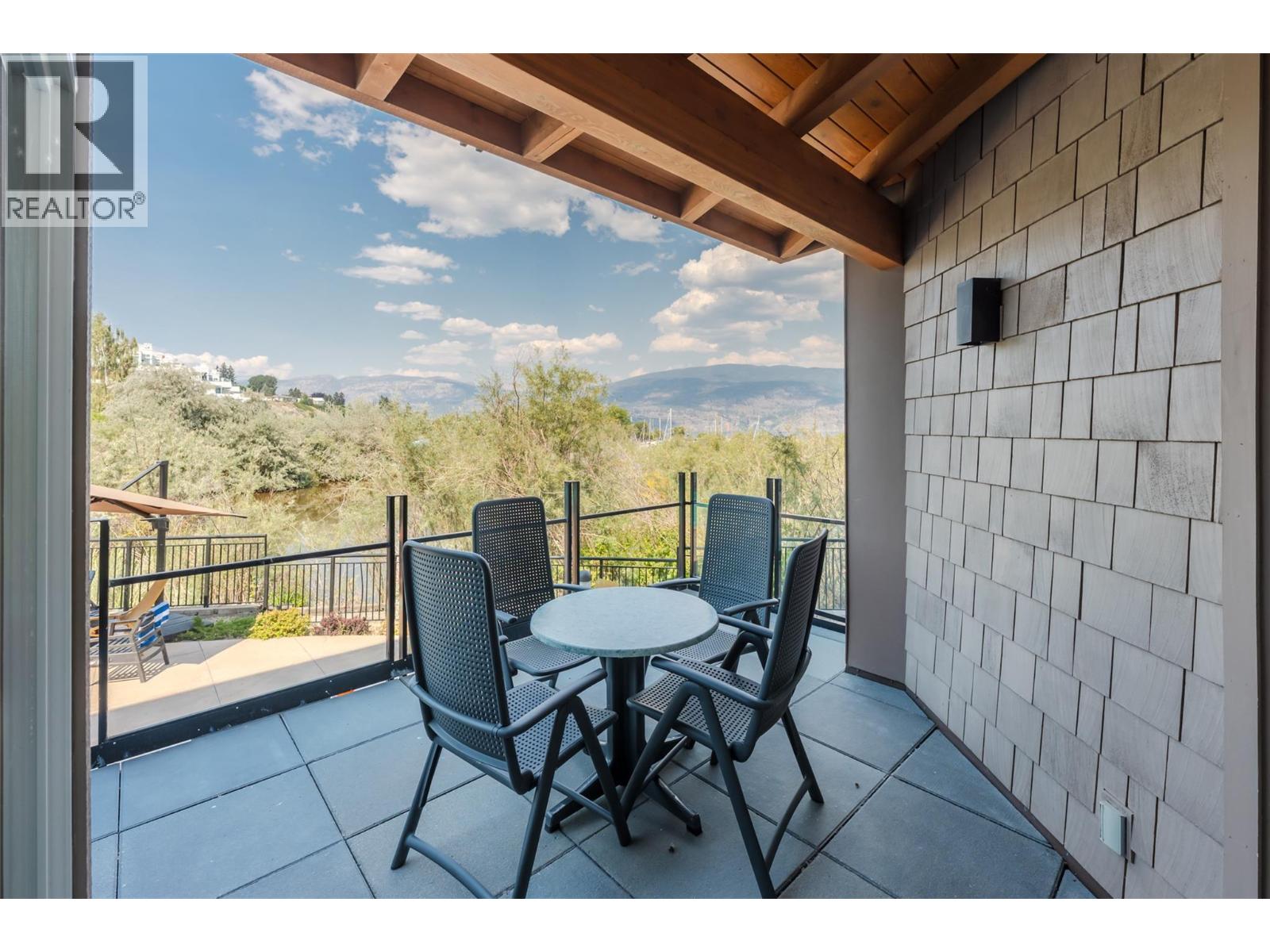 13011 Lakeshore Drive S, Summerland
