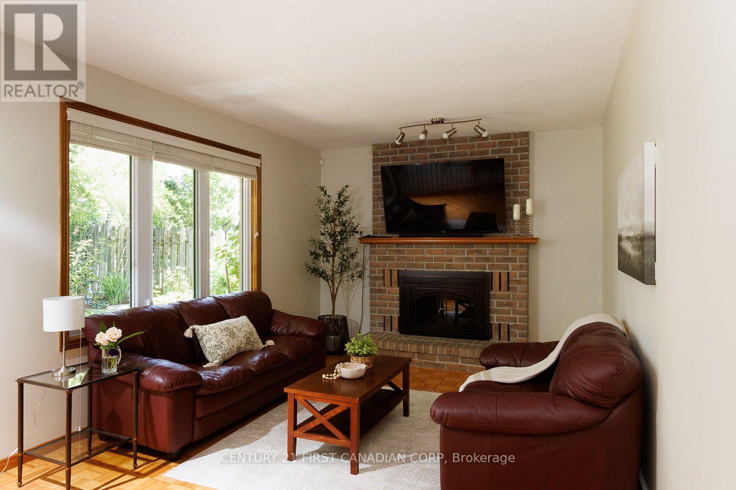255 DEVERON CRESCENT - Image 15
