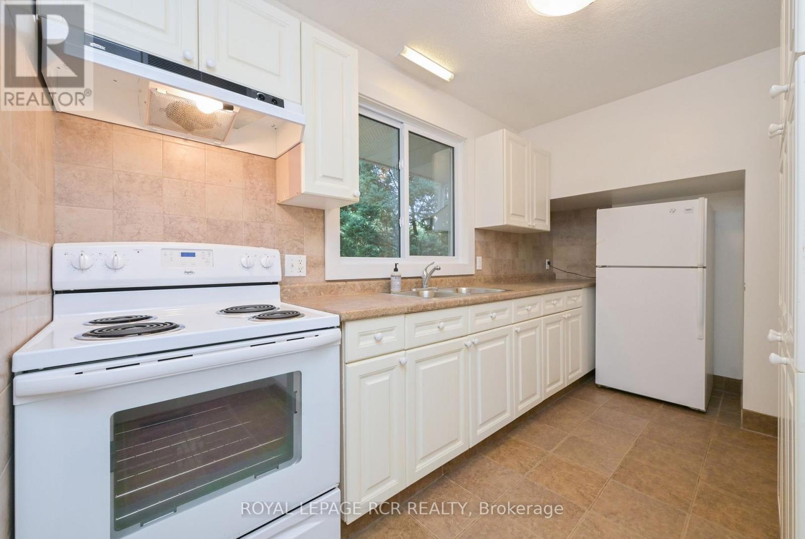 18 DONER STREET - 11