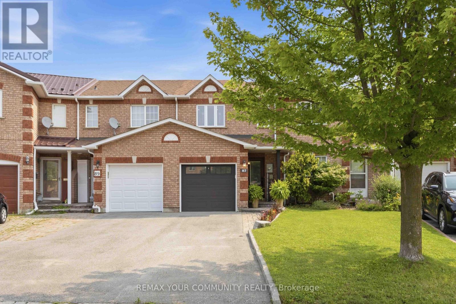 87 LANCASTER COURT - 2