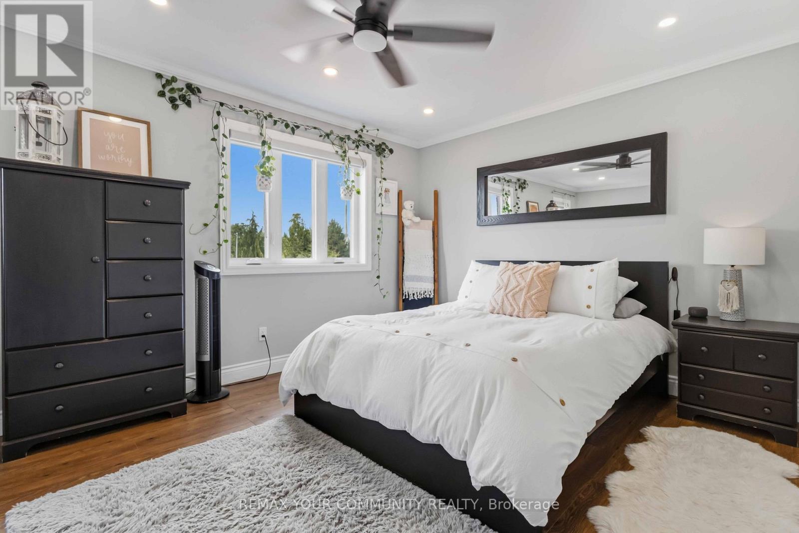 87 LANCASTER COURT - 28