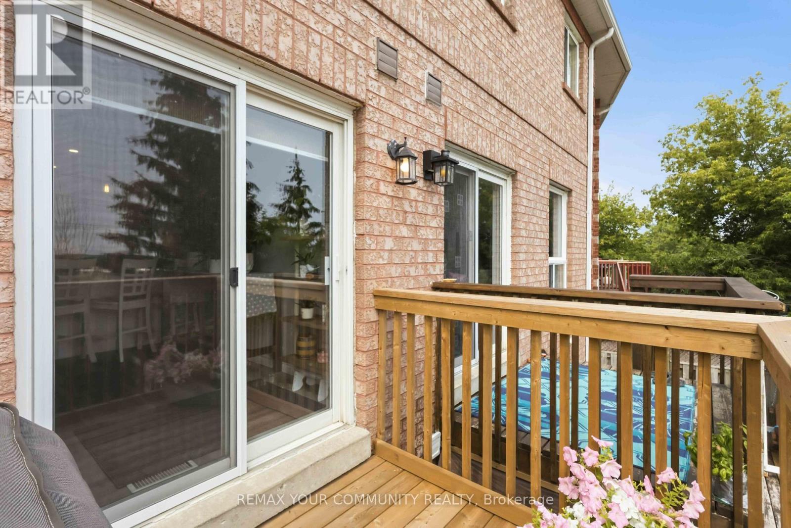 87 LANCASTER COURT - 44
