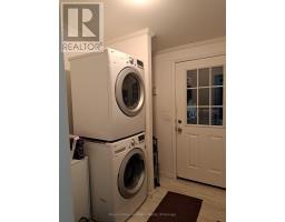 9 Bond Street, Strathroy Caradoc, ON N7G0C5 Photo 6