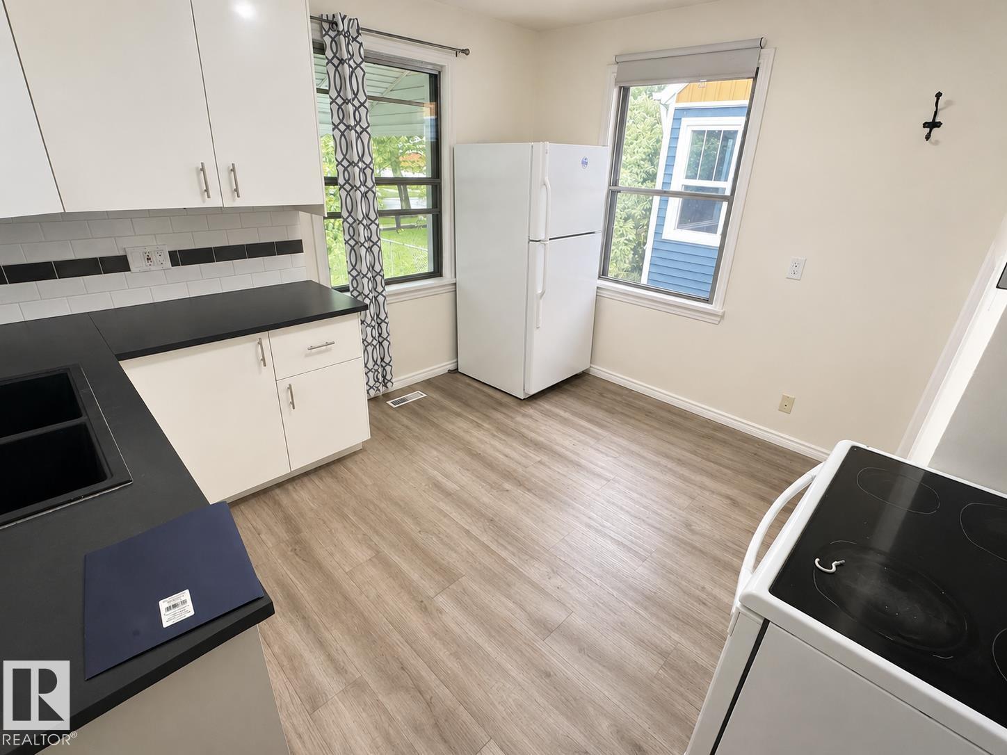 12235 104 ST NW - 4