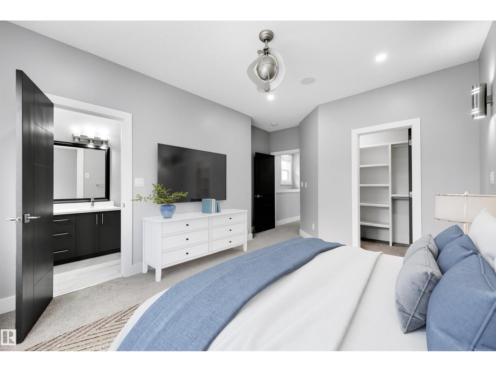 9013 90 ST NW - 11