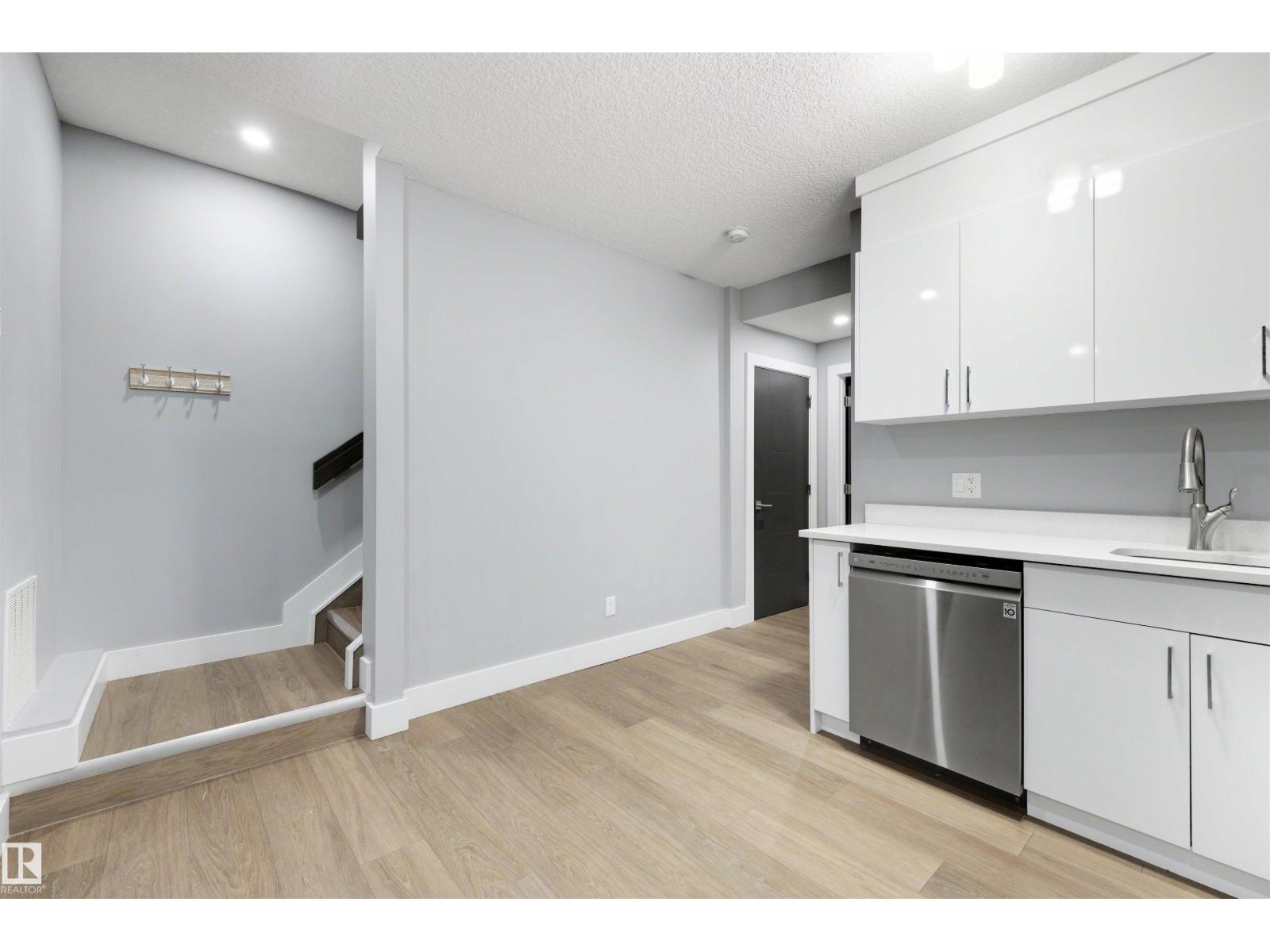 9013 90 ST NW - Image 18