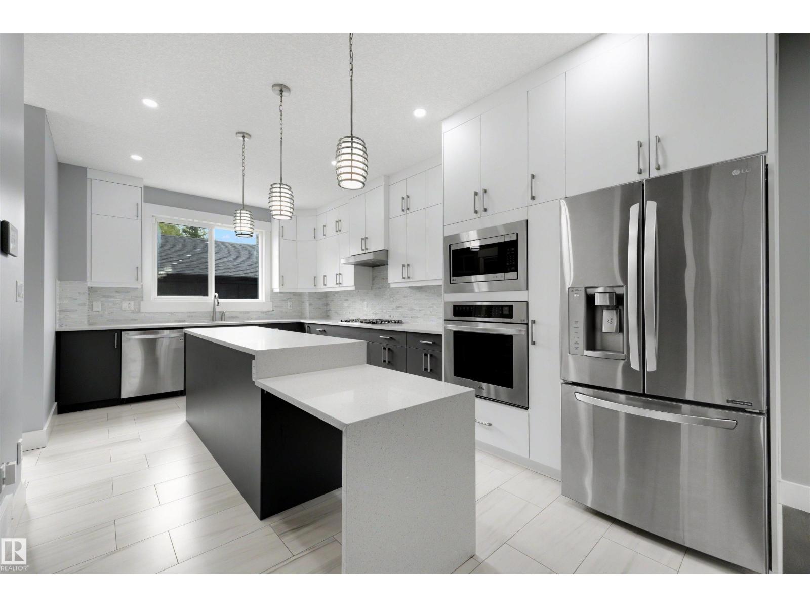 9013 90 ST NW - 5