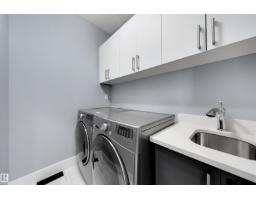 9013 90 St Nw, Edmonton, AB T6C3L8 Photo 17