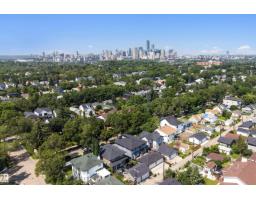 9013 90 St Nw, Edmonton, AB T6C3L8 Photo 31