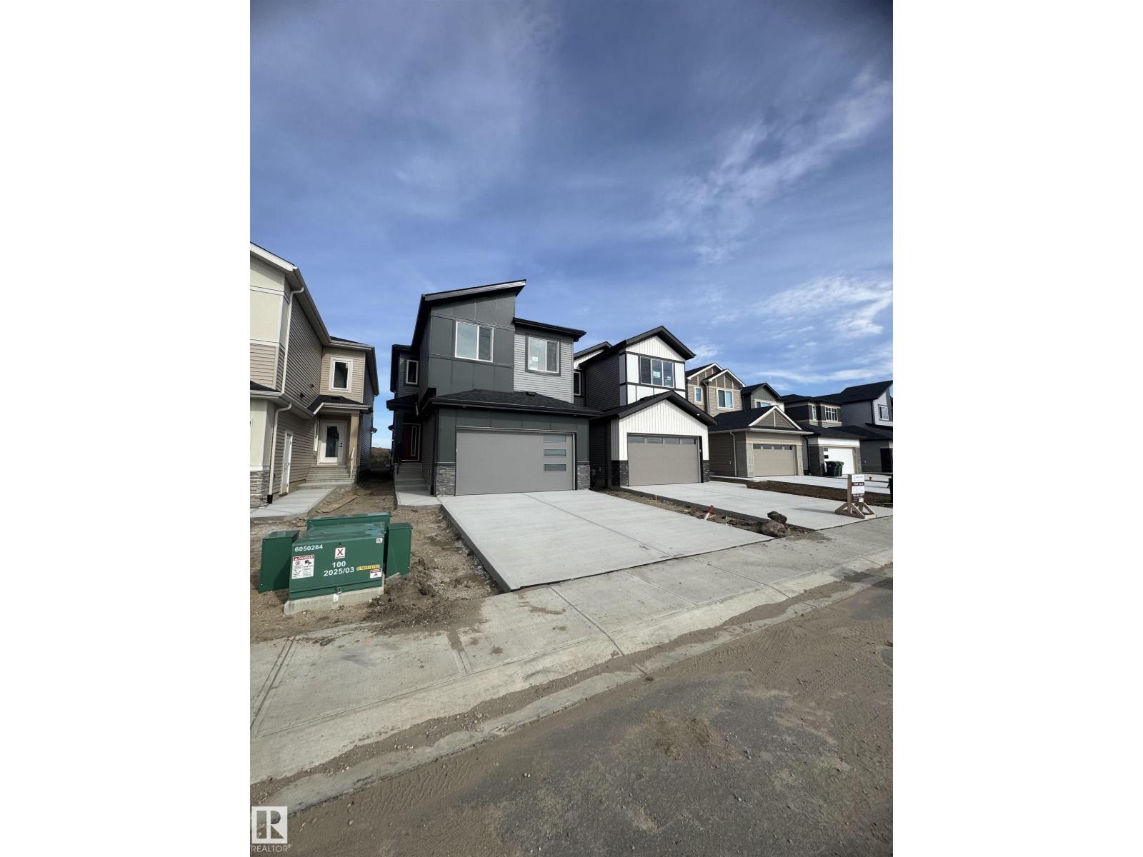 792 Bank Dr - 2