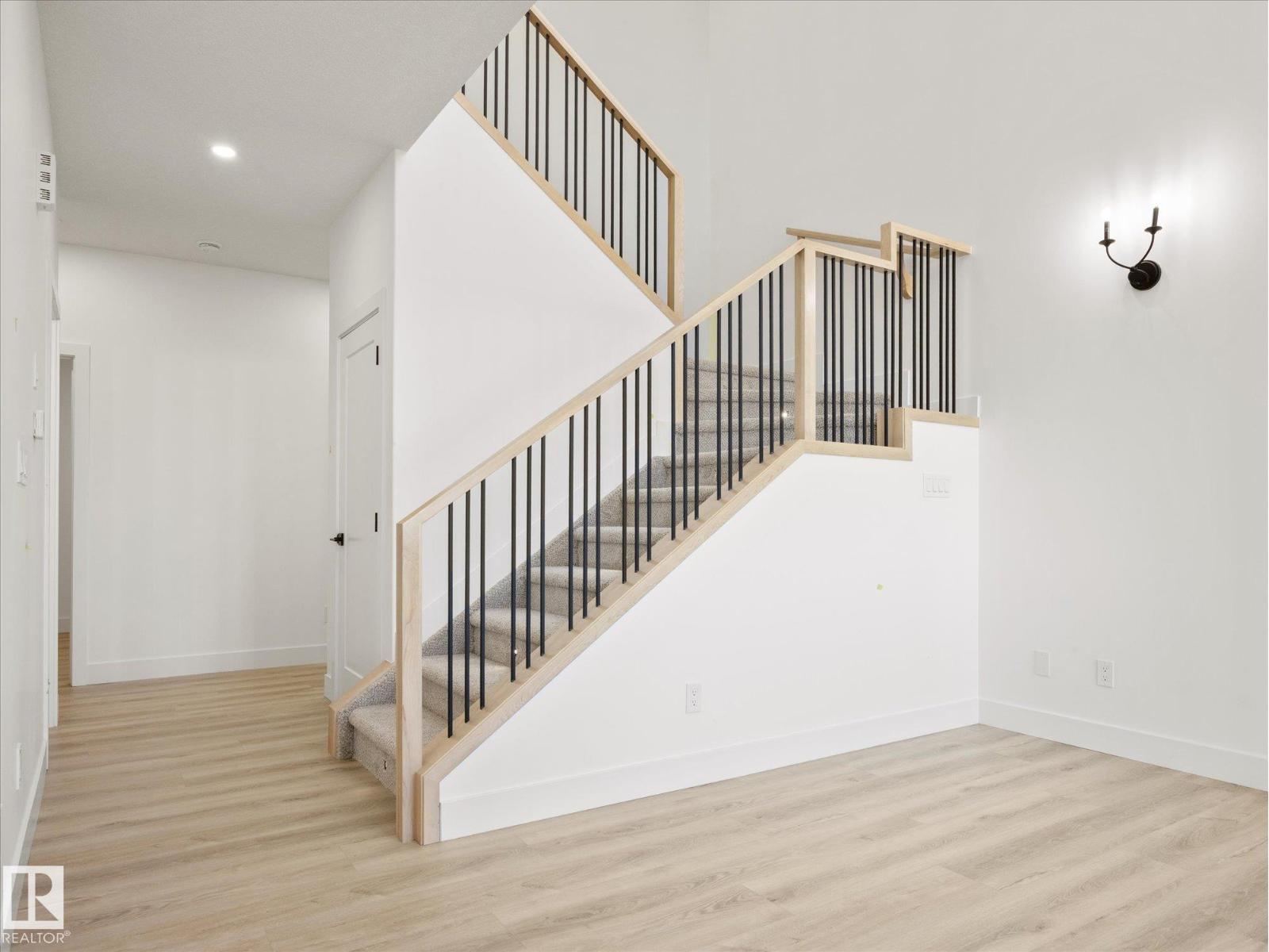 792 Bank Dr - 22