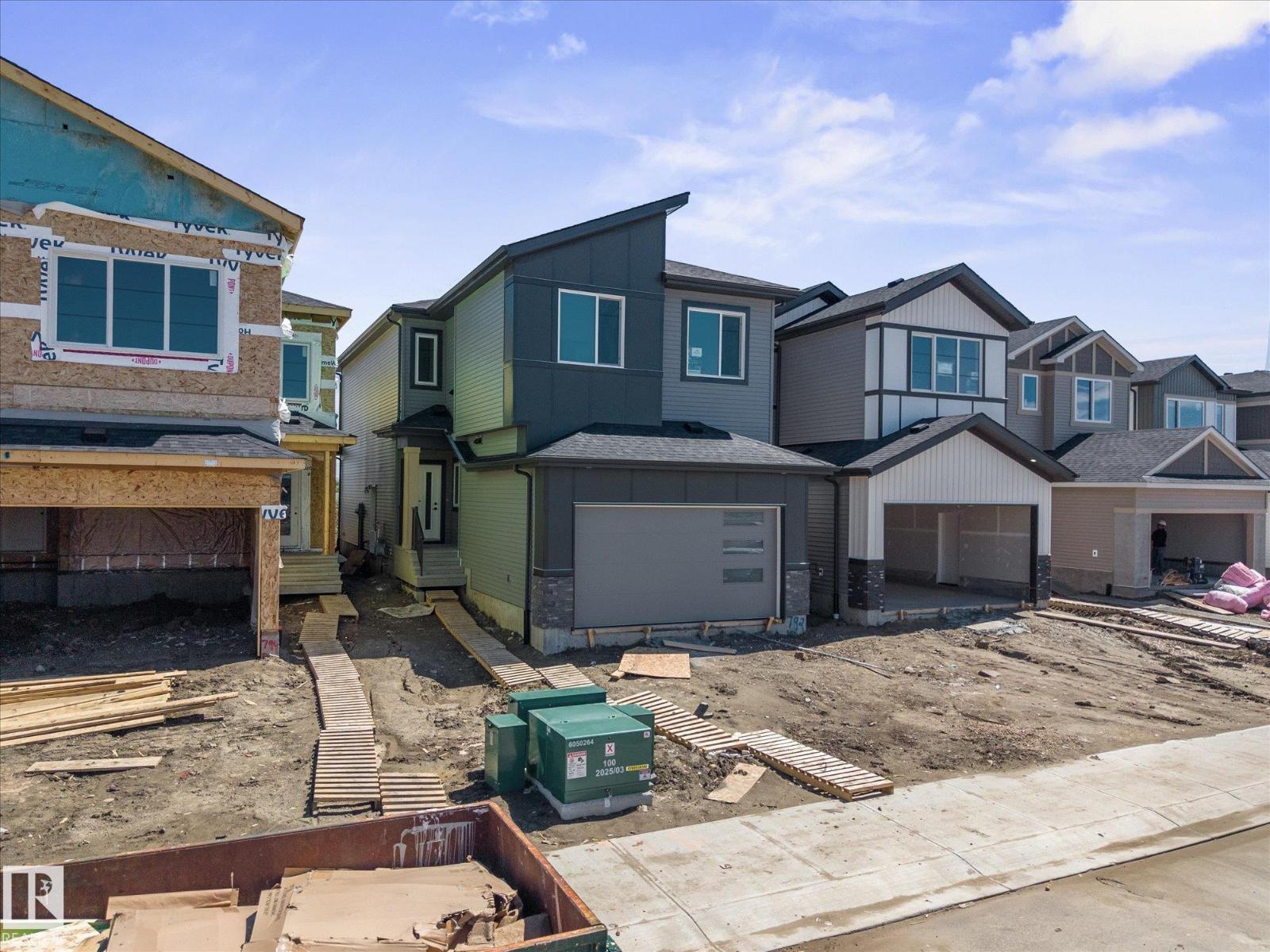 792 Bank Dr - 52