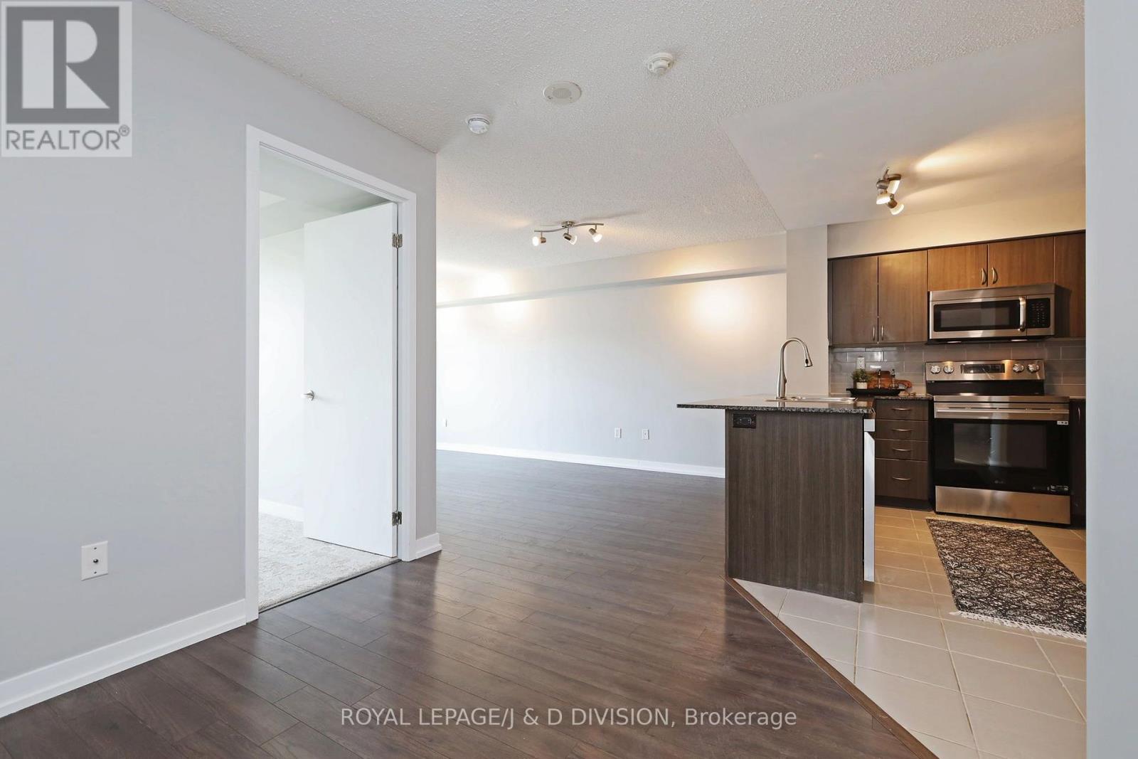 #511 816 LANSDOWNE AVENUE - 13