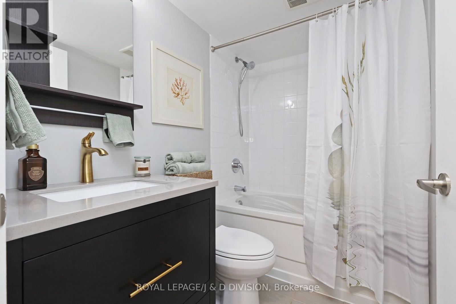 #511 816 LANSDOWNE AVENUE - 19