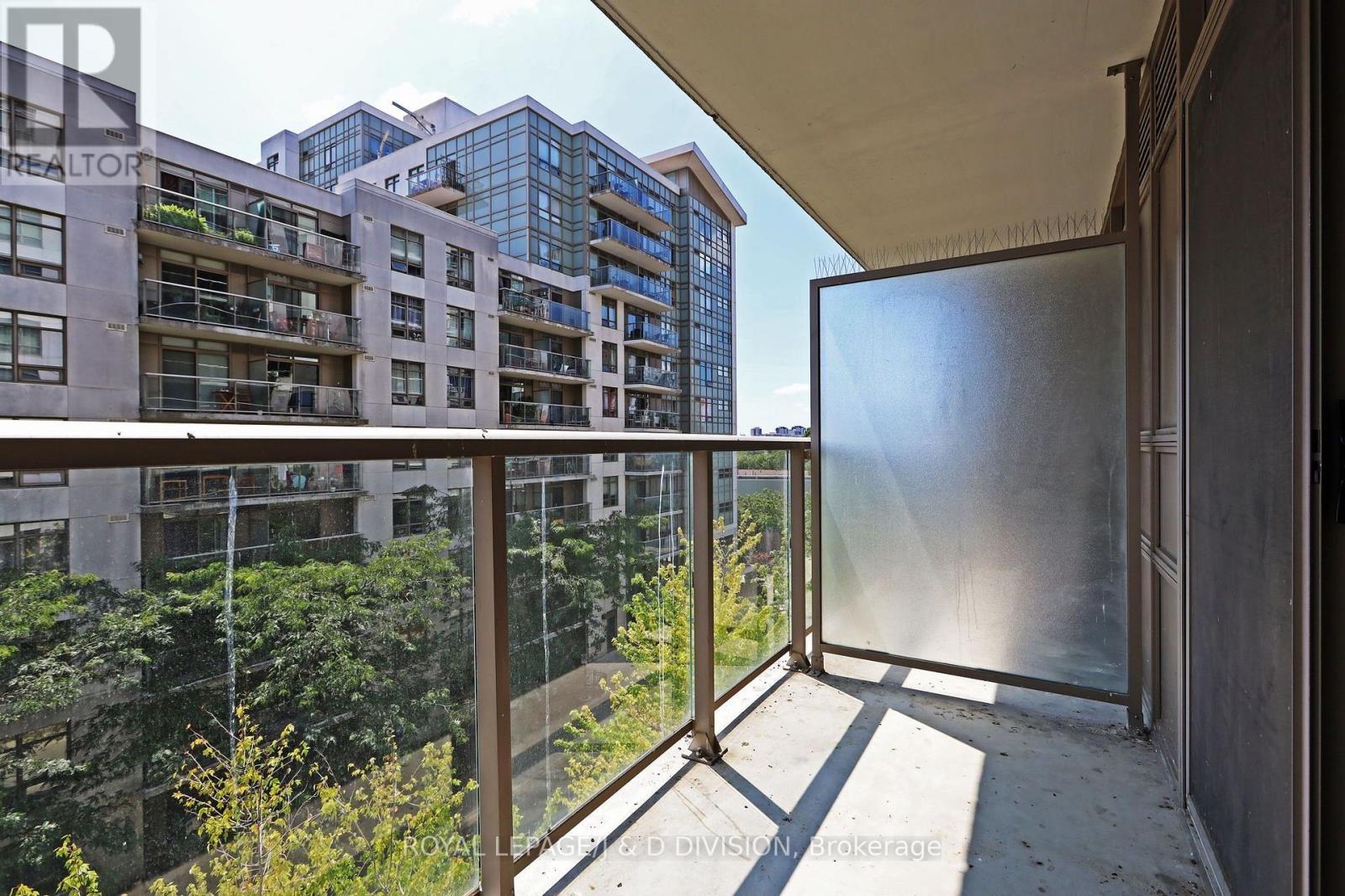 #511 816 LANSDOWNE AVENUE - 21