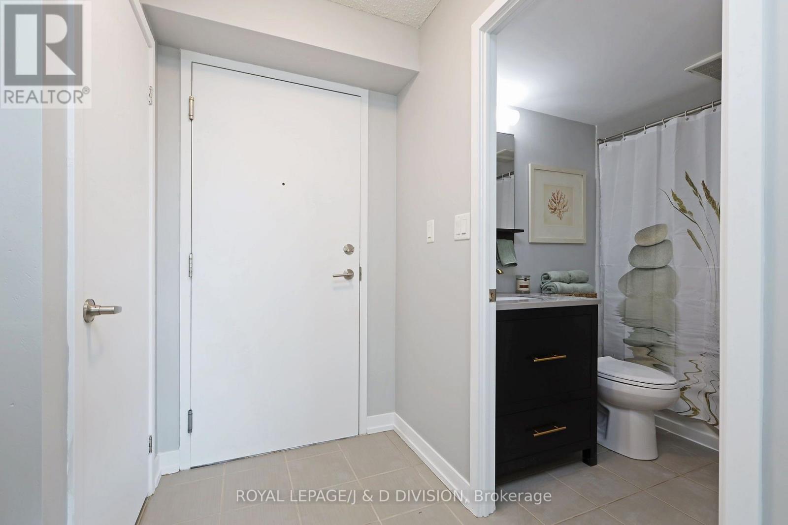 #511 816 LANSDOWNE AVENUE - 3