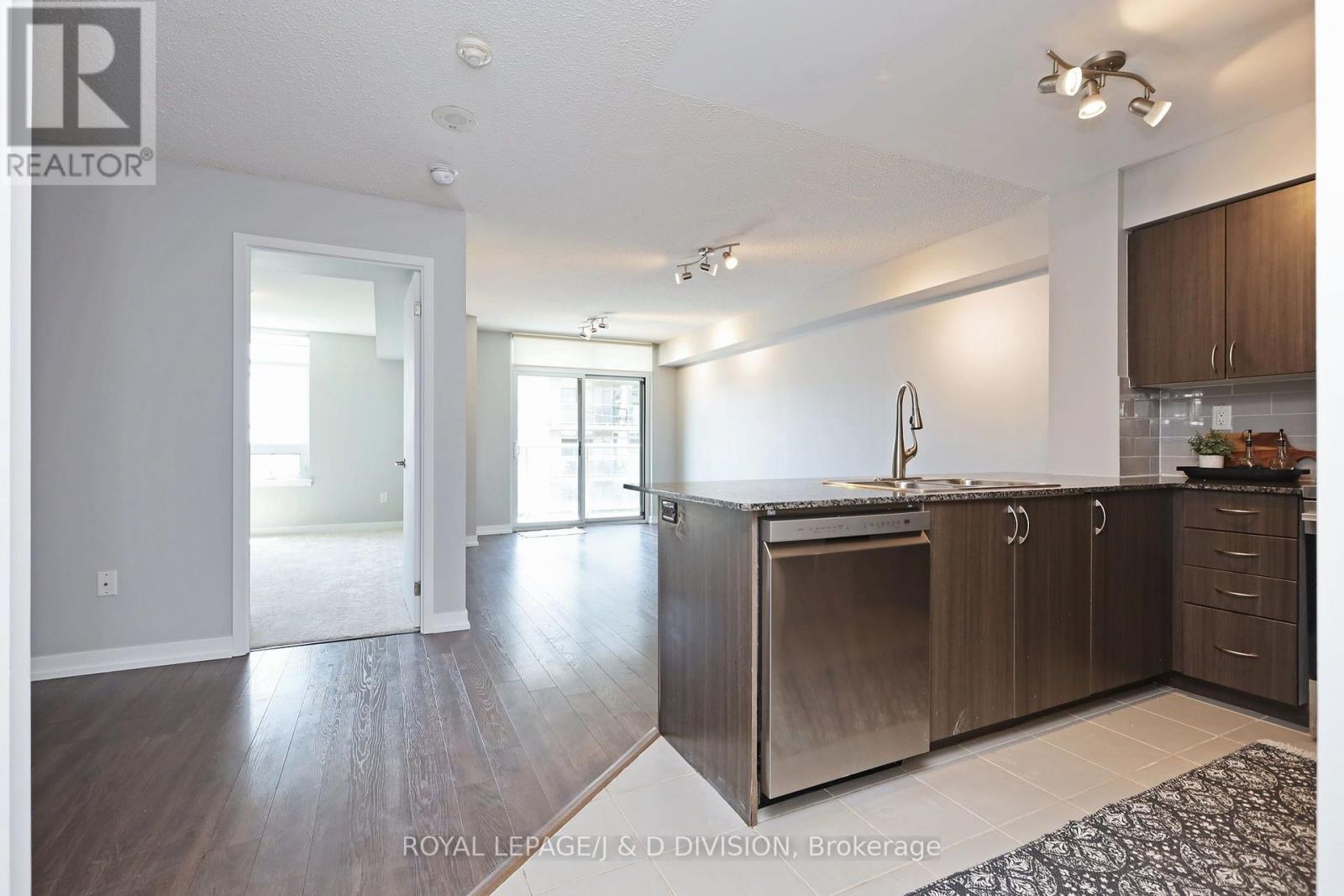 #511 816 LANSDOWNE AVENUE - 4