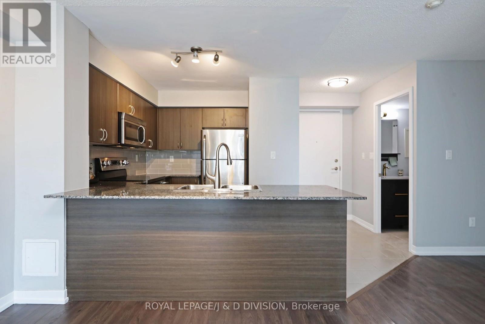 #511 816 LANSDOWNE AVENUE - 6