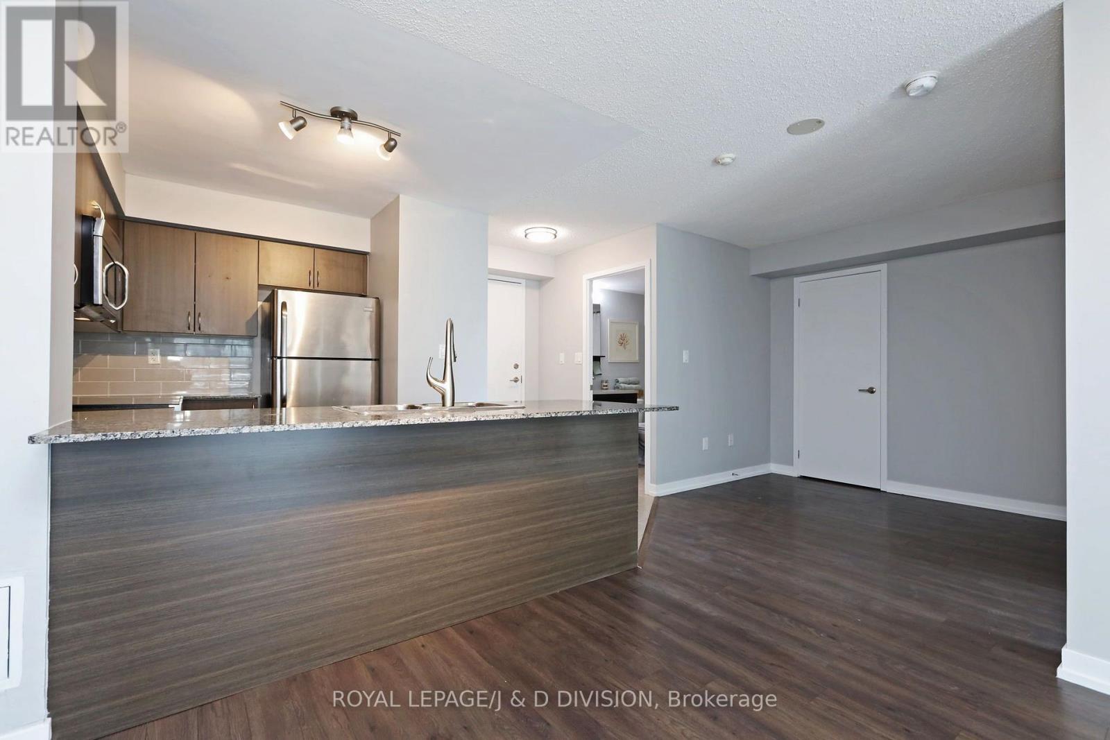 #511 816 LANSDOWNE AVENUE - 7