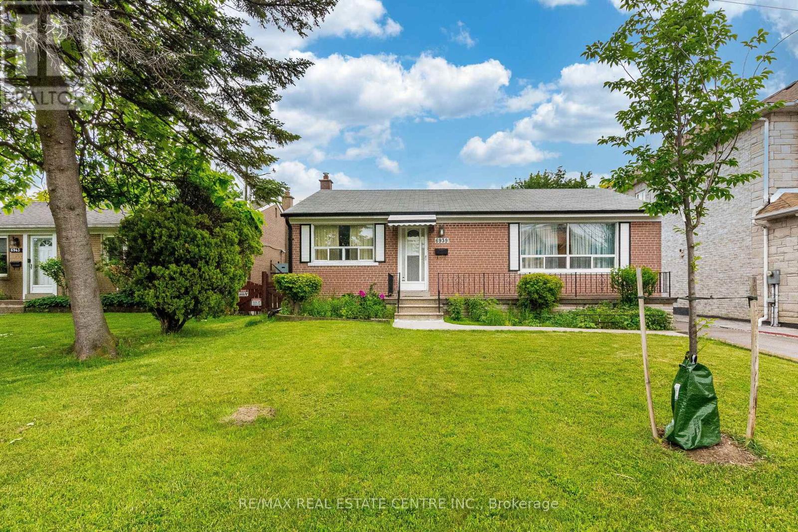 Photo of 6939 Justine Drive