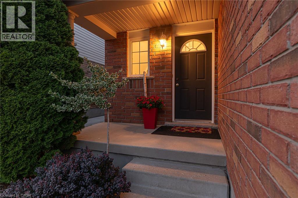 799 COMMONWEALTH Crescent - 4