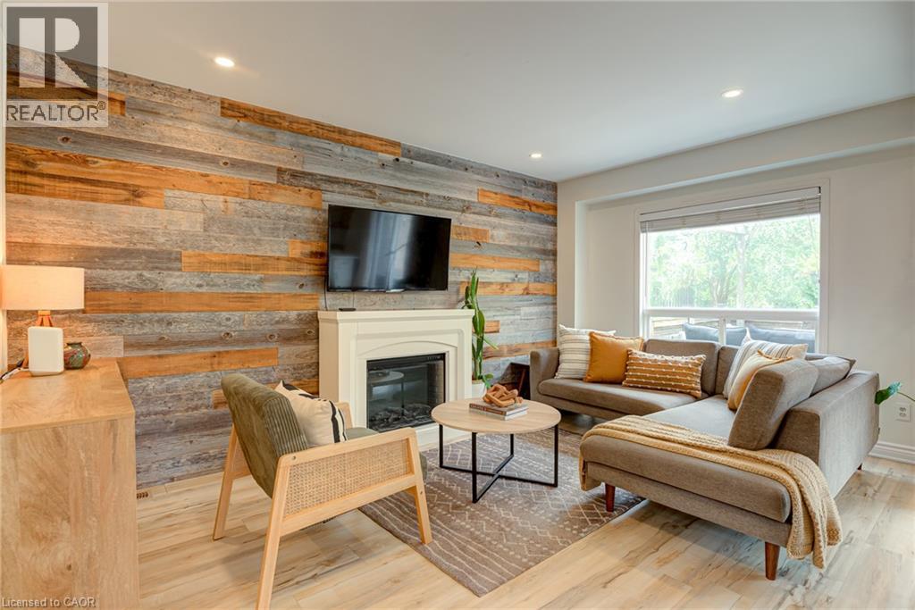 799 COMMONWEALTH Crescent - Image 8