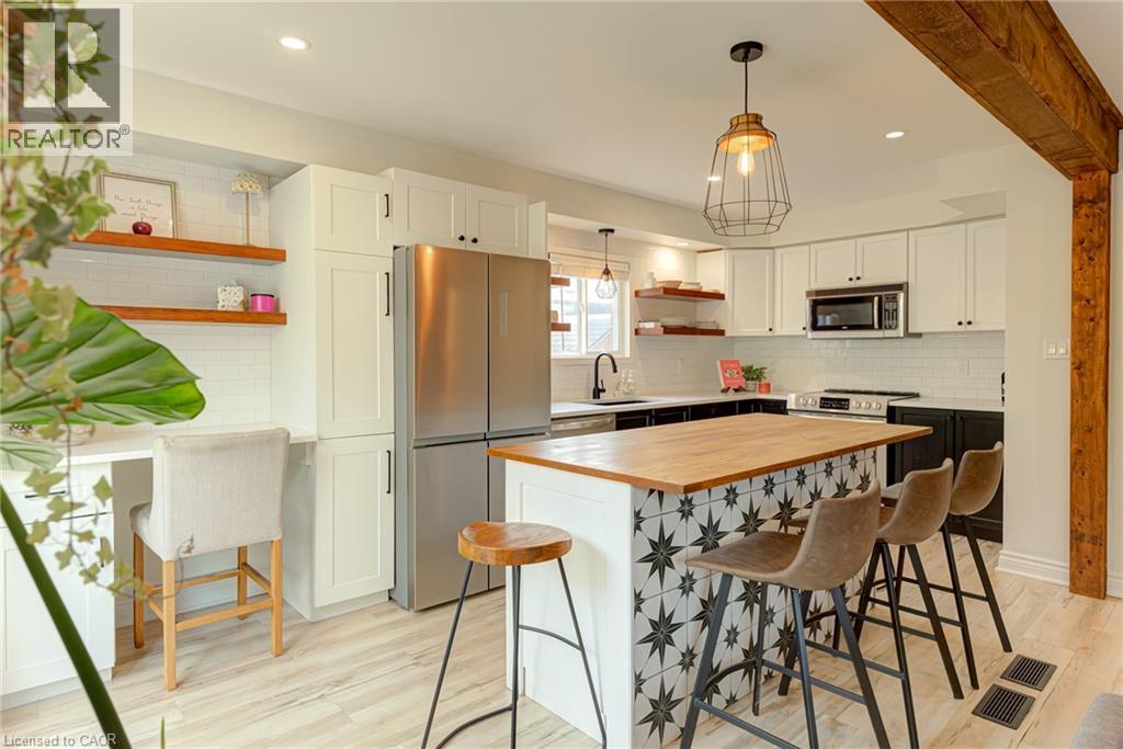 799 COMMONWEALTH Crescent - Image 12